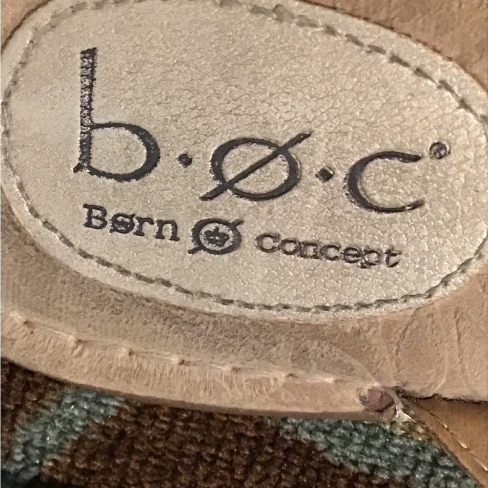 Born Beige Gold Leather Flower Flip Flop 9 - Picture 3 of 7